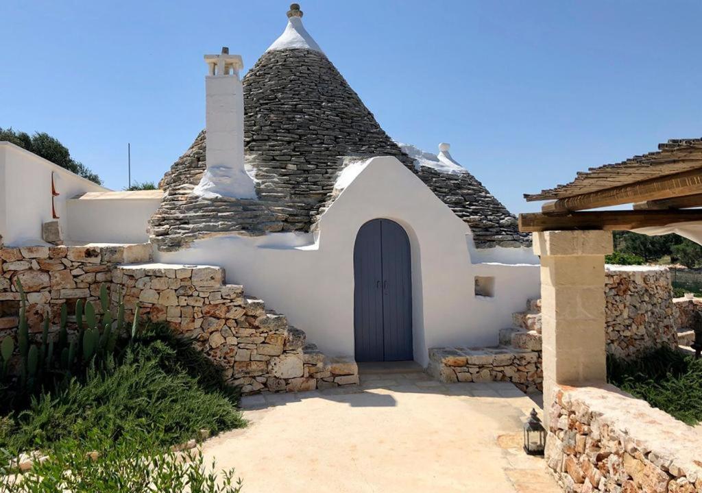 I Trulli Di Alice Villa เชจลีเมสซาปิกา ภายนอก รูปภาพ