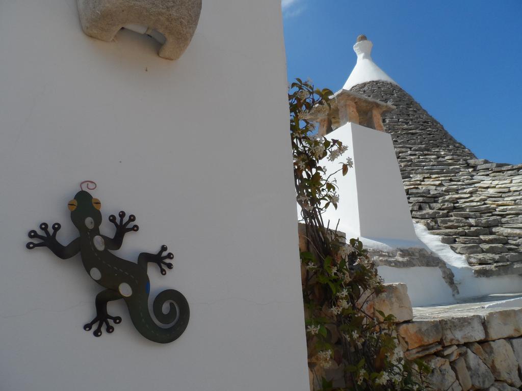 I Trulli Di Alice Villa เชจลีเมสซาปิกา ภายนอก รูปภาพ